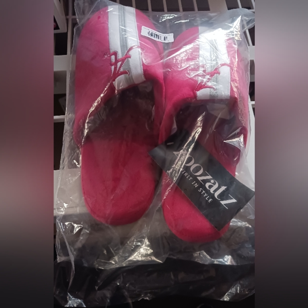 Zoozatz Alabama Crimson Tide Mens Slippers. Size 11-12